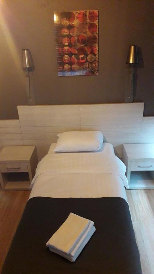 Hotel Auberge Van Strombeek Jette Exterior photo