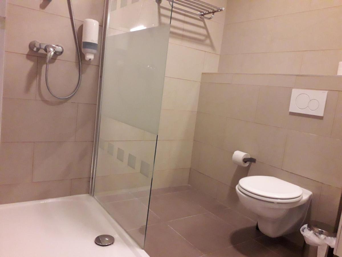 Hotel Auberge Van Strombeek Jette Exterior photo